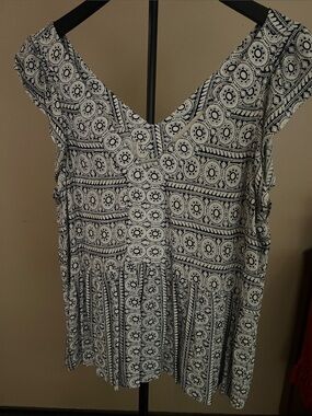 LOFT Navy and White Print V-Neck Peplum Top